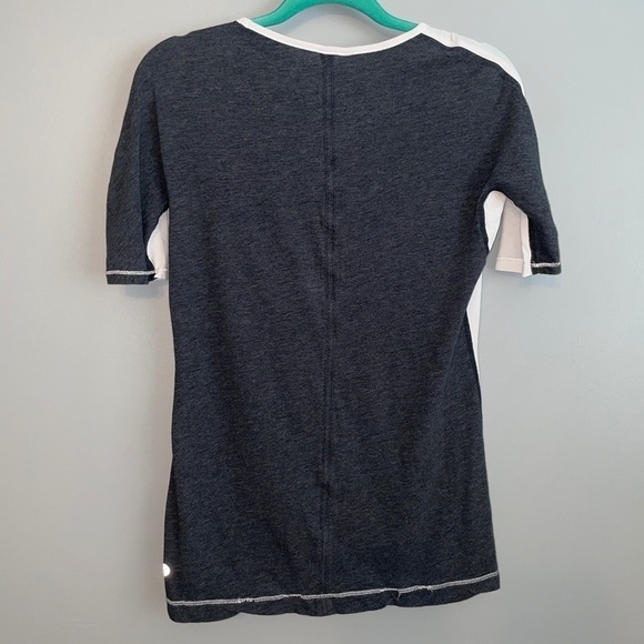Lululemon Devotion Tee Training Short Sleeve Tee Shirt Size 6 - Picture 7 of 11